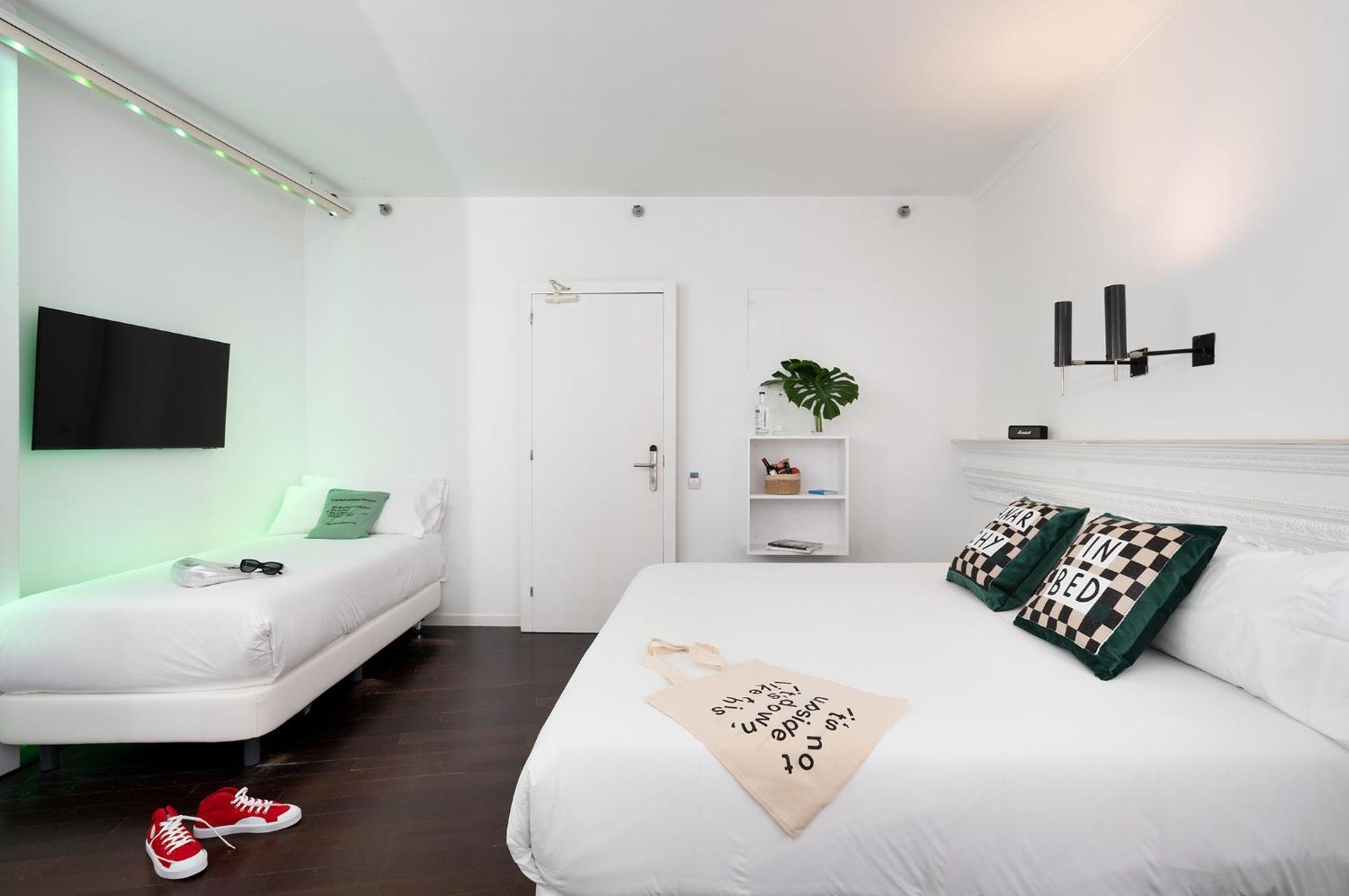 Chic & Basic Born Boutique Hotel Barcelona Exterior photo