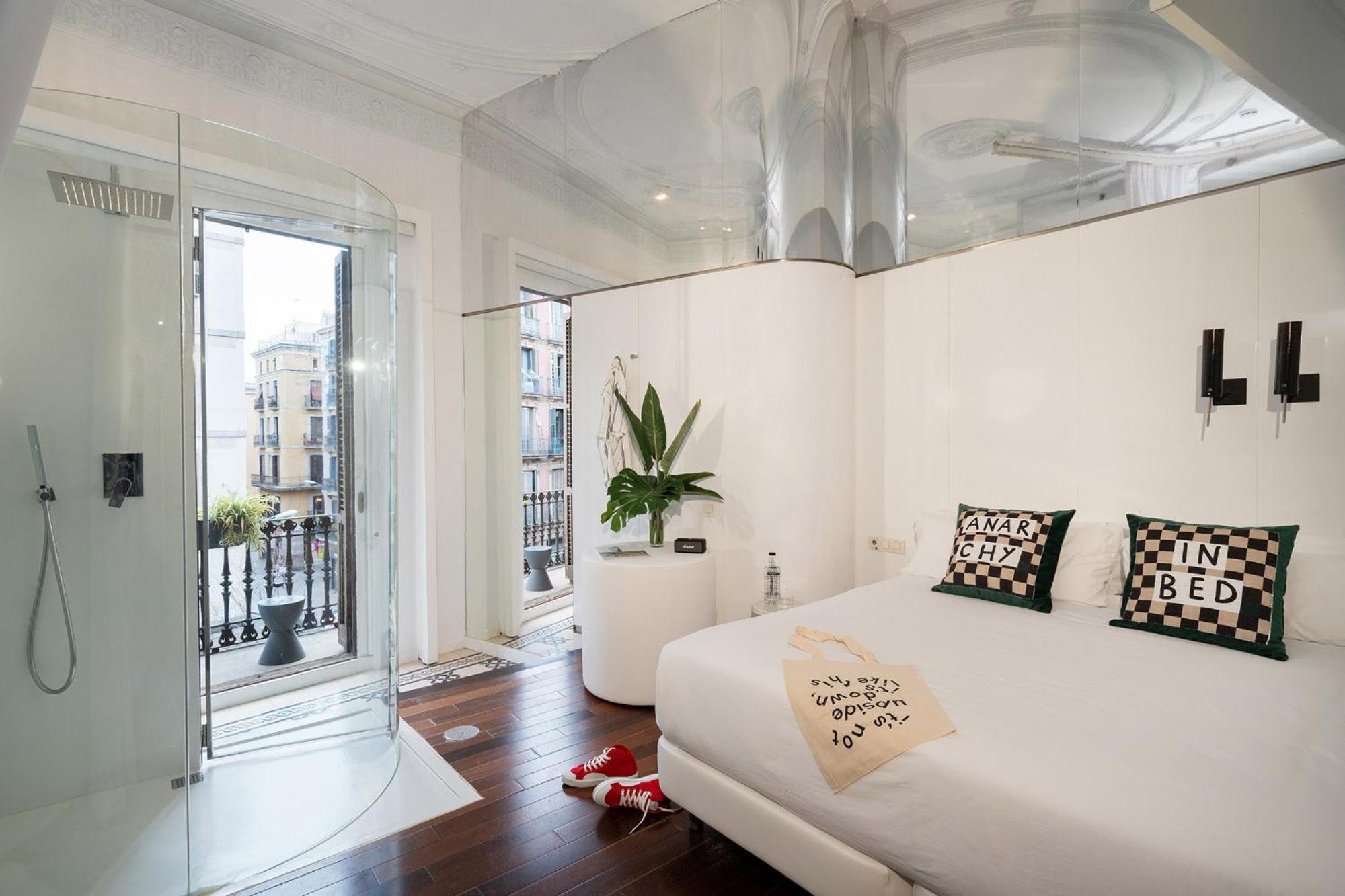 Chic & Basic Born Boutique Hotel Barcelona Exterior photo