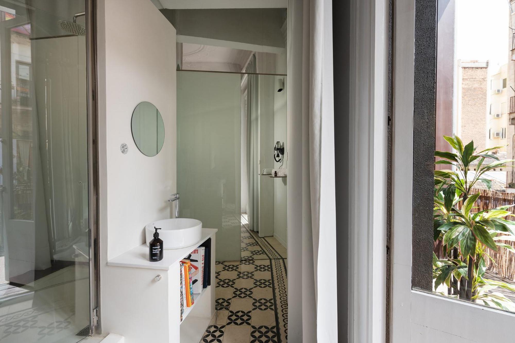 Chic & Basic Born Boutique Hotel Barcelona Exterior photo