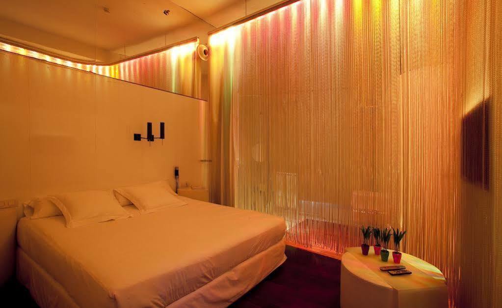 Chic & Basic Born Boutique Hotel Barcelona Exterior photo