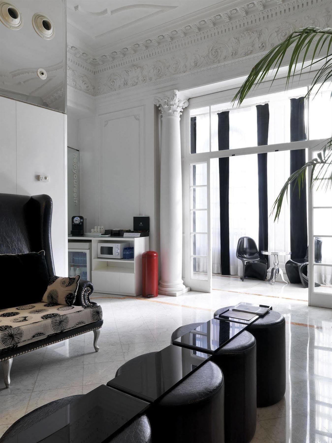Chic & Basic Born Boutique Hotel Barcelona Exterior photo